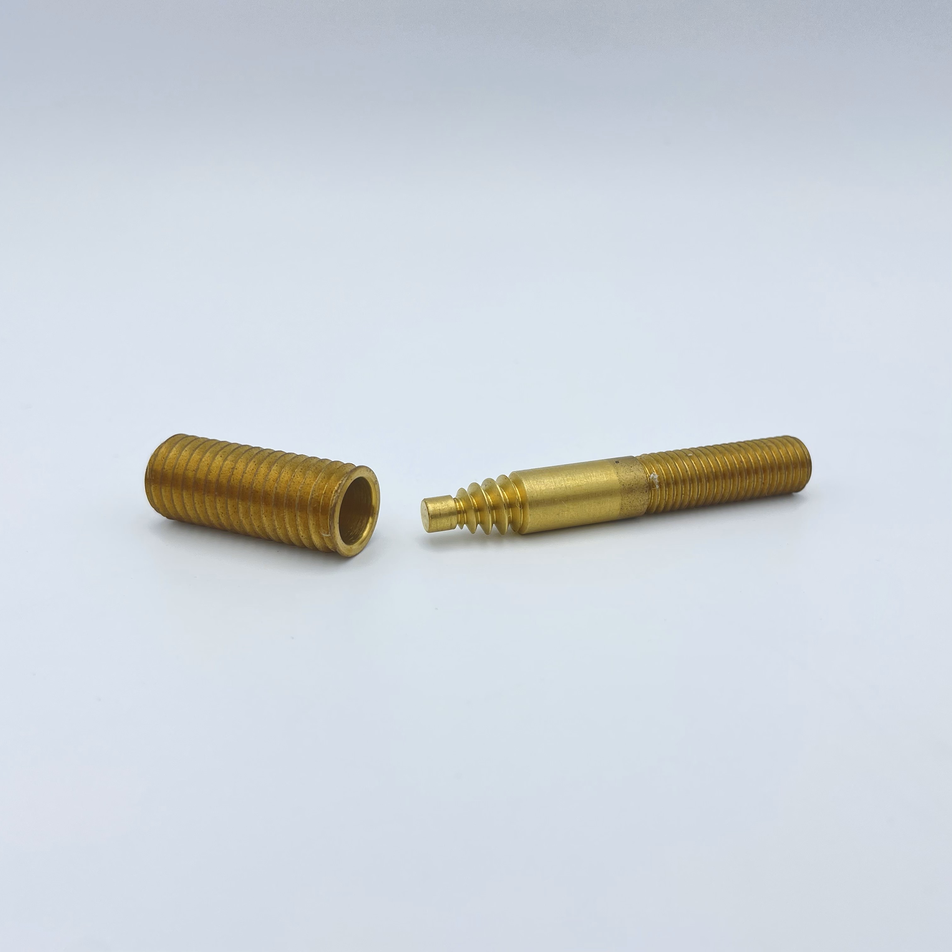 turned-brass-screws-for-golf-clubs